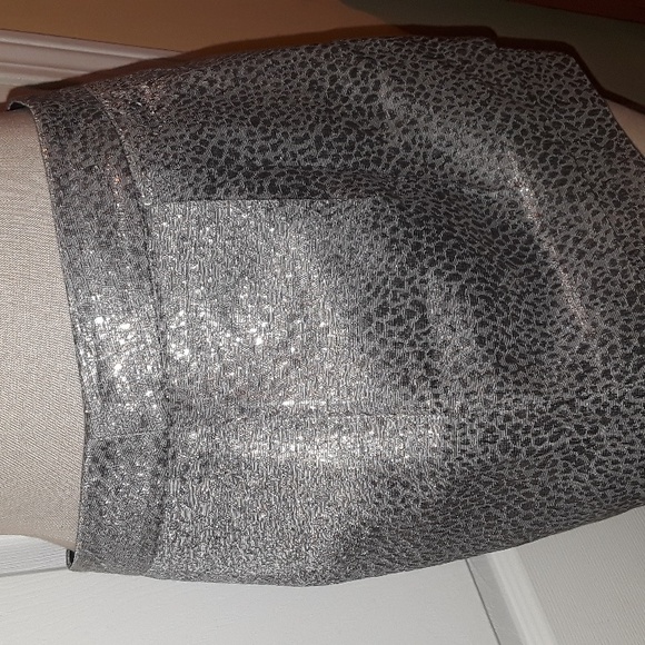 Express Vtg Metallic Silver Leopard print 2-tier Mini Skirt, lined sz 2 shiny - Picture 6 of 9